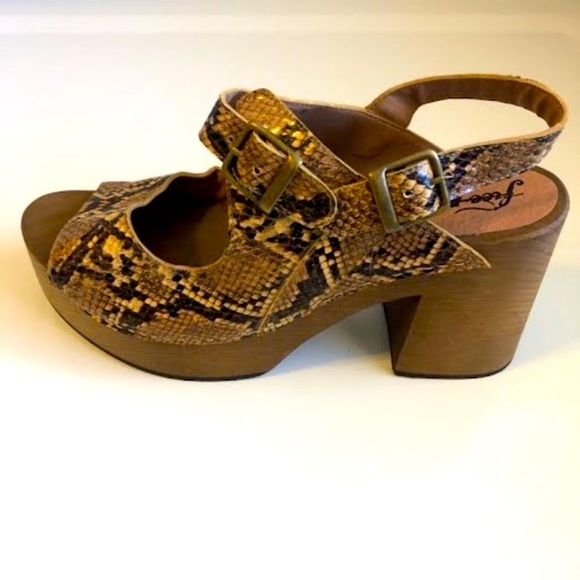 New FREE PEOPLE Belem Clogs Snake Print Chunky Platform Sandal 8.5 MSRP $168 - Picture 3 of 8